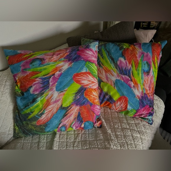 macodesign Other - Macodesign matching peacock feather throw pillows European collection